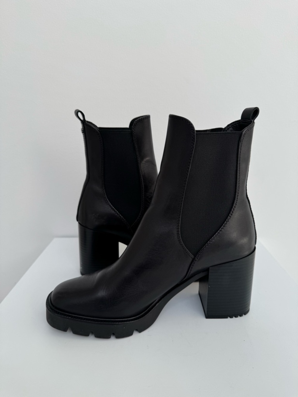 Sam‎ Edelman Rollins Chelsea Boots in Black, Size 10
